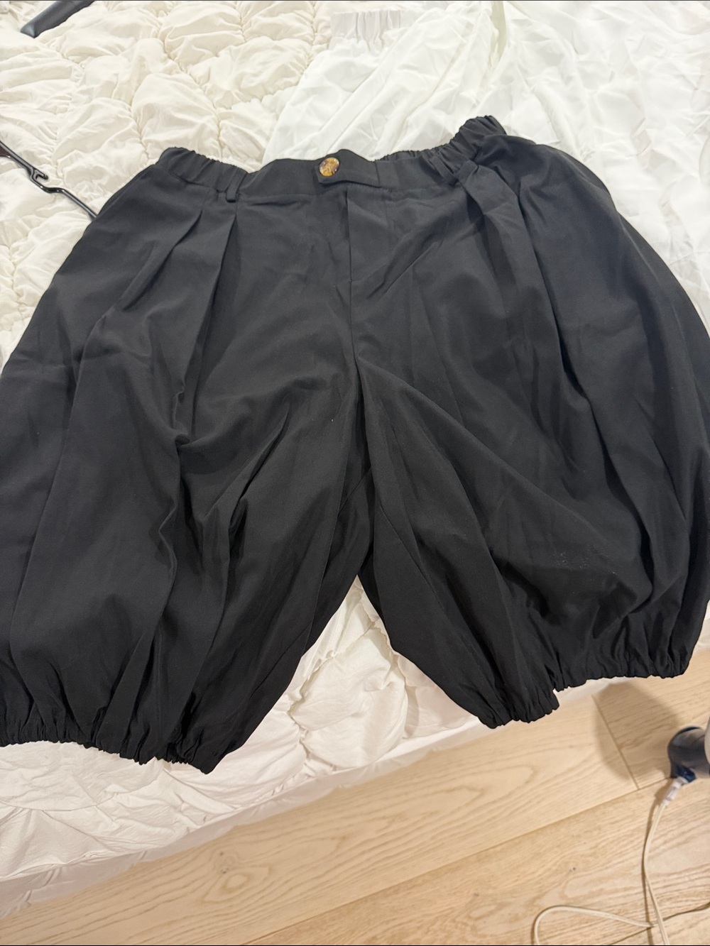 Fashion Nova Black Balloon Bermuda Shorts